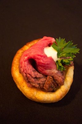 Beef on miniature Yorkshire pudding cups