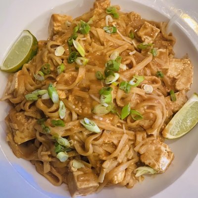 pad thai with tofu