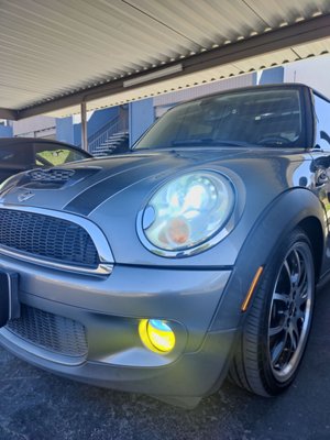 Custom lights everywhere (HID headlight, blue LED markers, yellow LED fogs, and amber/red LED side markers)