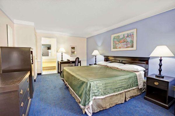 1 King Bed Suite