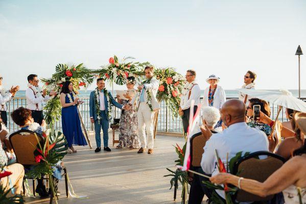 Tropical wedding at the Elk's Lodge Waikiki in 2019