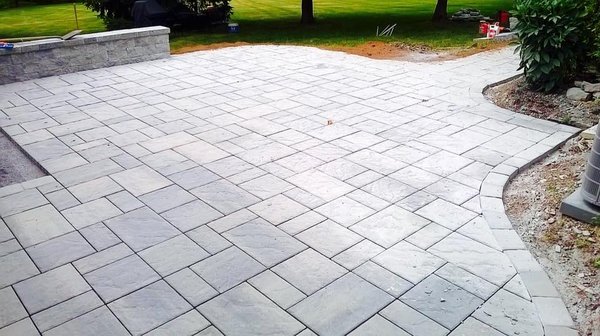 Custom Patio with Techo Bloc Blu 60