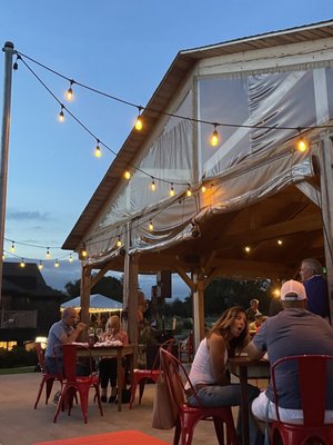 Par & Tackle Restaurant w/ live band outside on Fri Nights