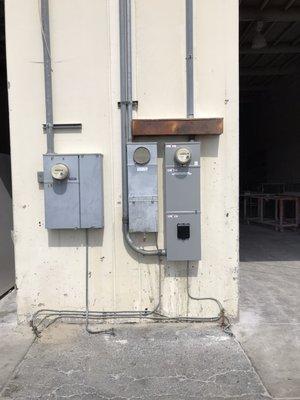 Emergency repair. 200 amp, 3 phase, 208 v, meter main. Commercial building in Santa Ana.