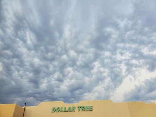 Such a dramatic sky behind dollar tree tonight