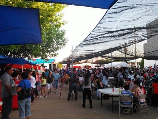 This yrs cinco de mayo weekend festival got pretty packed. Ton of live bands and food.