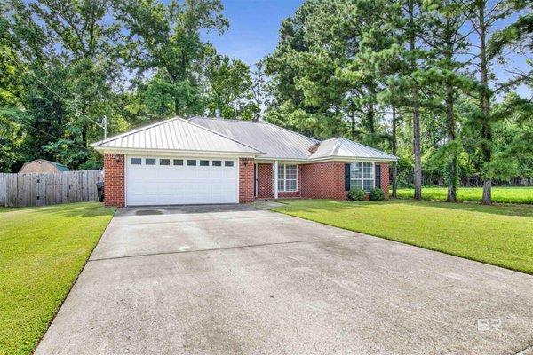 Home located in Robertsdale,AL