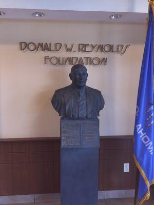 Donald W Reynolds (1906-1993)