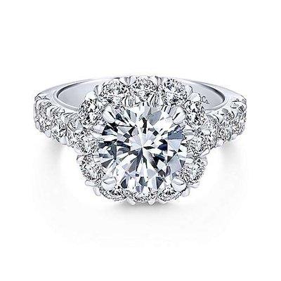 Absolutely gorgeous engagement ring from Pave Fine Jewelers in Bend, OR!