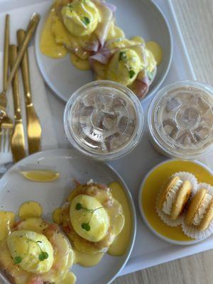 Egg Royal
Egg Benedict
Crème brulle macarons
Iced Latte