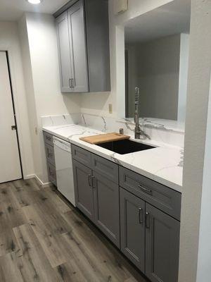 New kitchen cabinets and quartz countertop