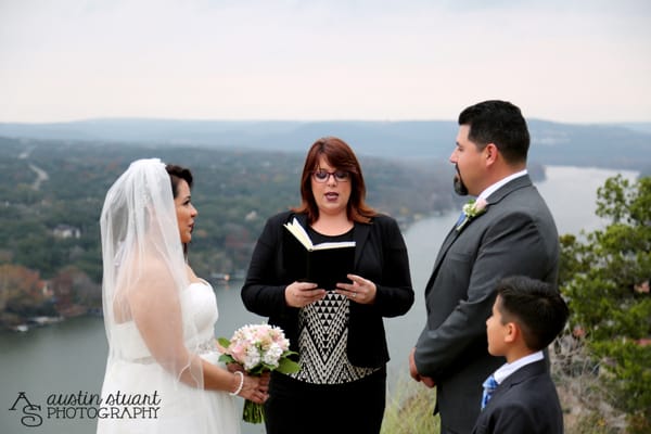 weddings at Mount Bonnell