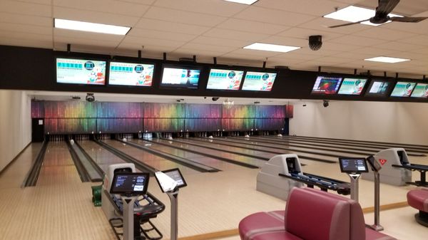 Super nice bowling alley-uses a tablet to type in names