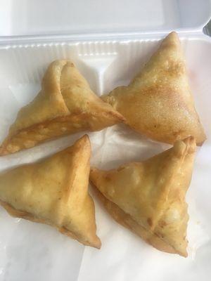 Veg samosa (2 pc) 3.99