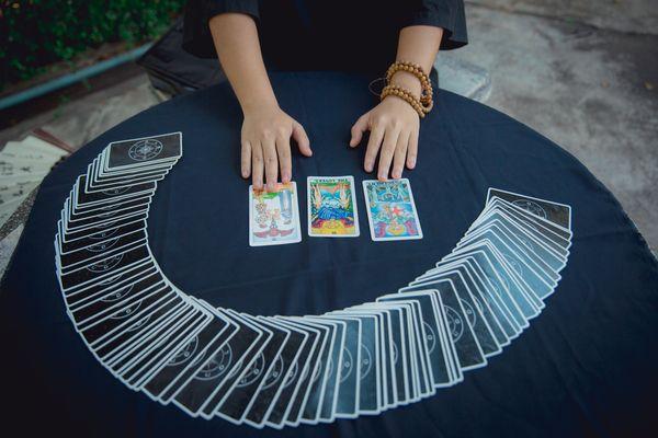 Learn to read Tarot cards in our fun Zoom Online Classes and Workshops