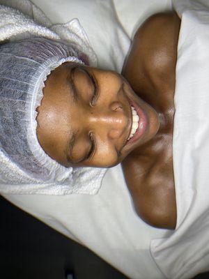 Facial & décolleté massage