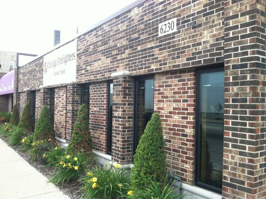 East side of building facing Midway Airport.