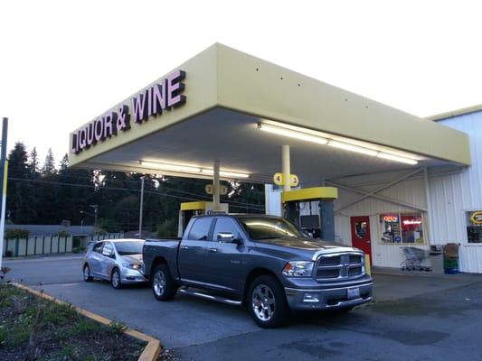 Edmonds Liquor and Gas