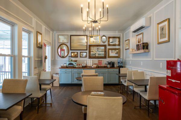 Lobby dining area.