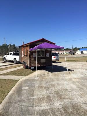 Just a delicious smelling little hut off of 98/589.