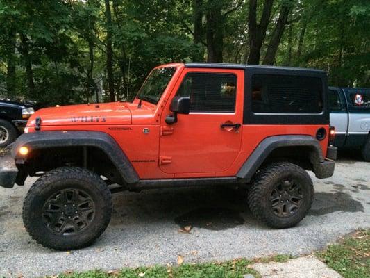 4" Rough Country suspension lift with 1.5" spacers and quick sway bar disconnects installed by Swift Performance Motors!!!