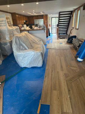 "Vinyl & laminate Flooring installation"