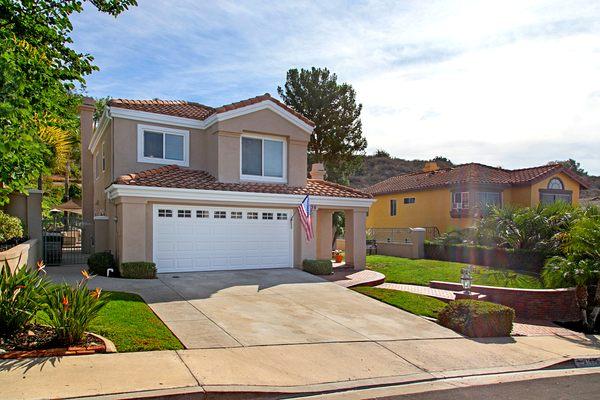 3 bedroom pool home in Lake Forest sold