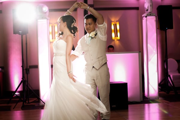 Our first dance Photo by Tony Yang http://www.iwannamarry.com/