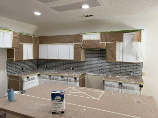 Backsplash install