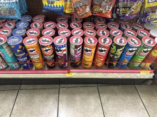 Pringles display