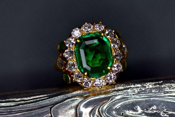 We love fine antique pieces. Here is an amazing example of what we want. Show us your Gems, you may be surprised as to their value!