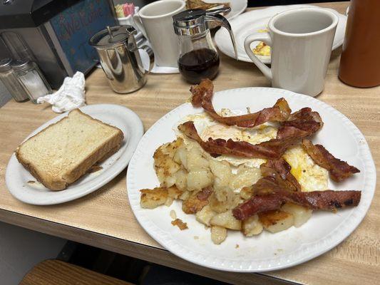 Bacon, eggs and potatoes breakfast