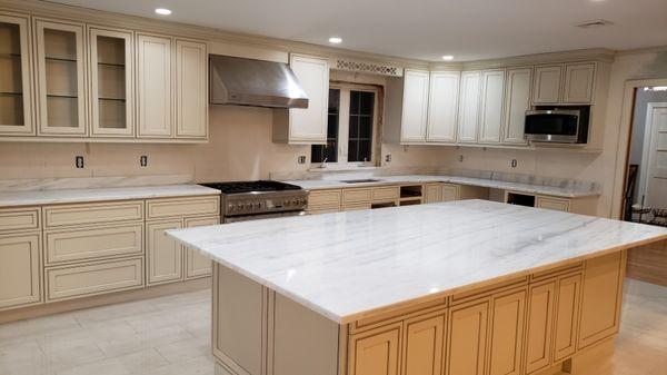 Lynnfield 
100% Natural Marble