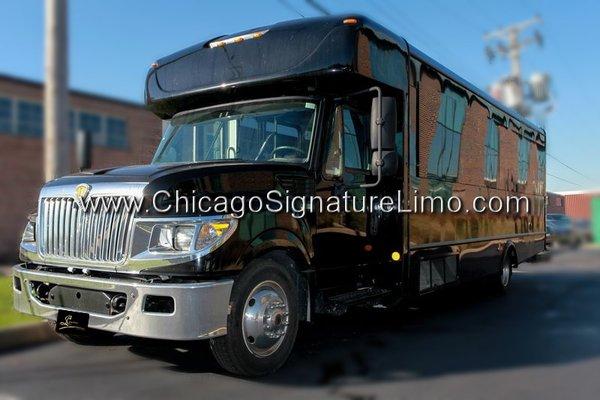 Limo Bus-Chicago Signature Limo