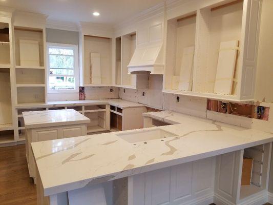 Quartz Custom fabrication and installation countertops