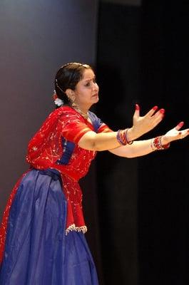 Smt. Prachi Dixit - Instructor/Choreographer/Performer