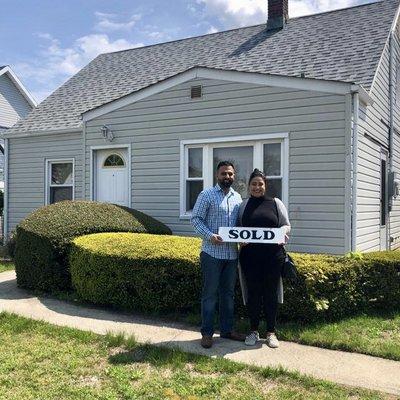 Another family young family moves in to the beautiful Levittown. I'm so glad to have served you guys.