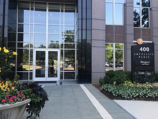 Gwinnett Clinic building front