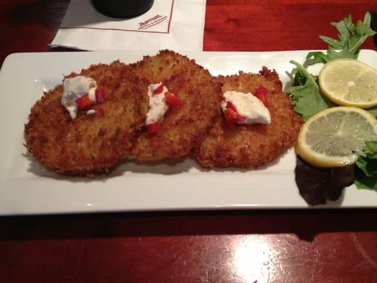 Fried green tomatoes with goat cheese and remoulade, very nice!