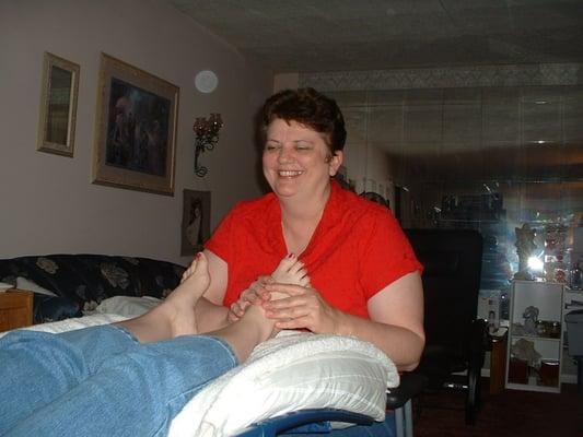 Linda Gale Oliver doing Reflexology