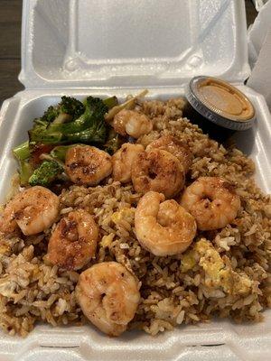 Hibachi shrimp (minus sweet carrots and added extra fried rice)