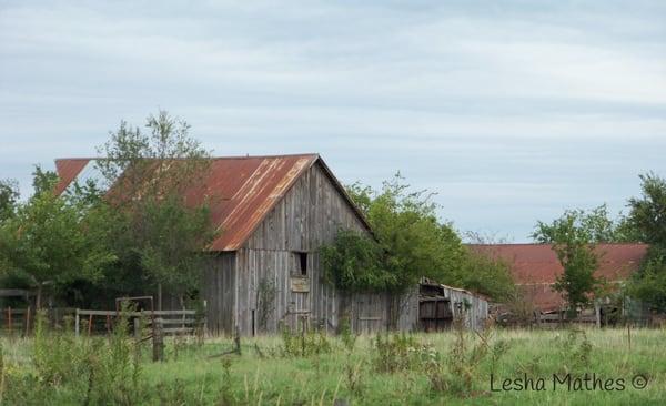 Beautiful old #barn around #Tulsa area. Taken with my #Canon 50d.  You never know what you'll see when cruising #GreenCountry...