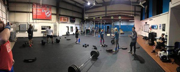 CrossFit class at Fern Creek CrossFit