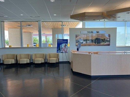 SSFCU Riverton Branch - Waiting Area