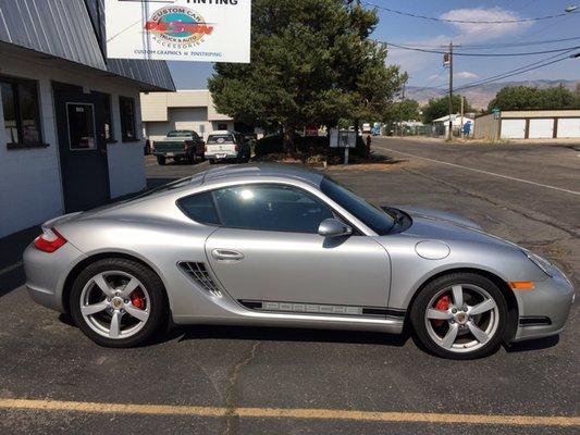 OEM Porsche rocker graphic install