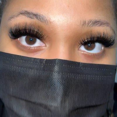 Strip eyelashes on client.