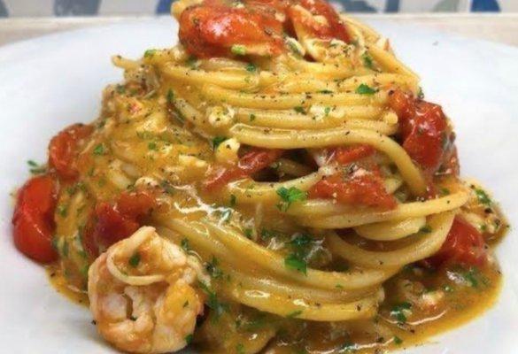 Spaghetti, Shrimp, Clams, Cherry Tomato Sughetto