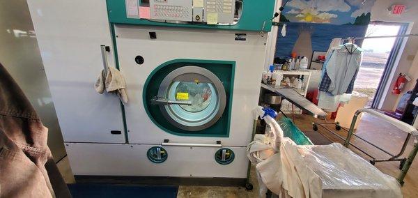 Dry cleaning machine