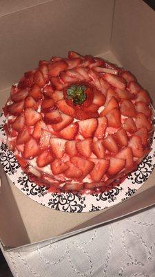 Extreme strawberry cake