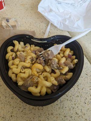 I  Mac and cheese at Chandler mall.  Most disgusting food ever!  This is all I ate. Cost $15.00.